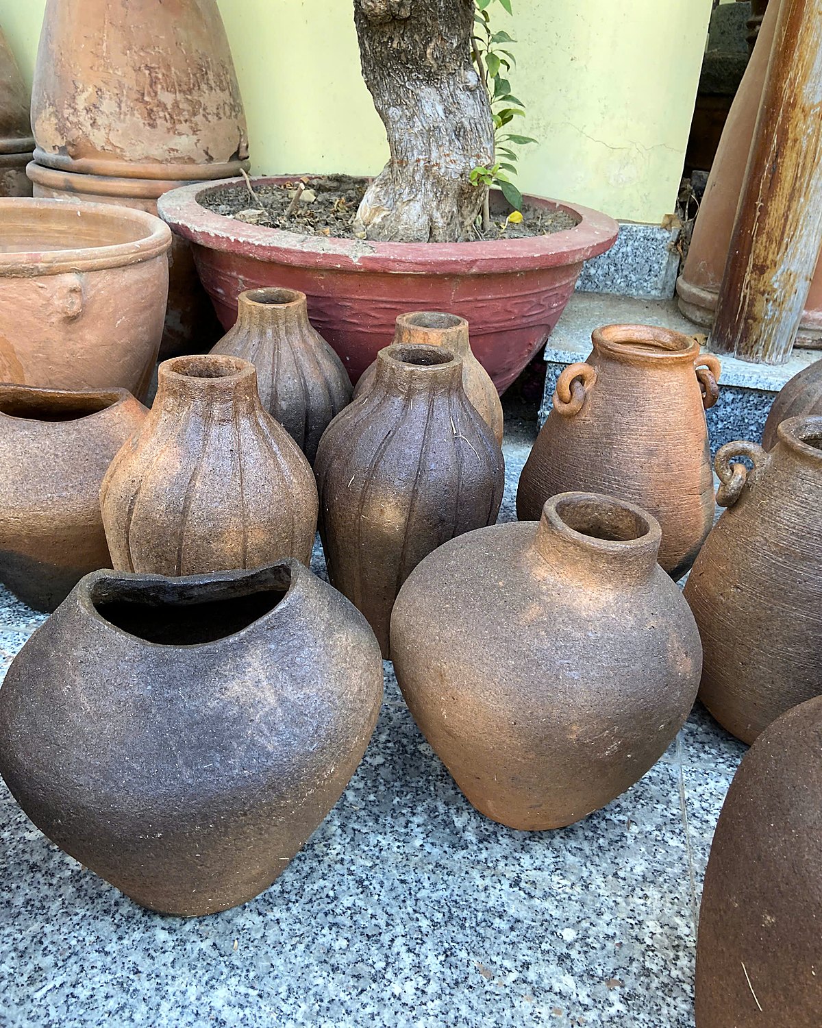 Ảnh 2/3: chụp chung nhiều món gốm đất nung, chưa phải ảnh riêng của món này